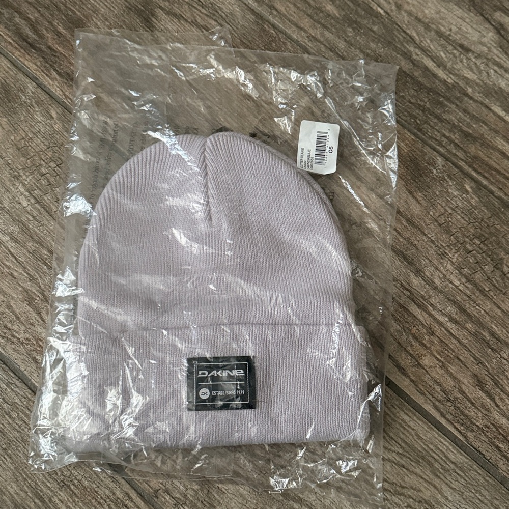 NWT Women OS Dakine Cutter Beanie Lavender Purple Hat Knit Cap Snow Ski Winter